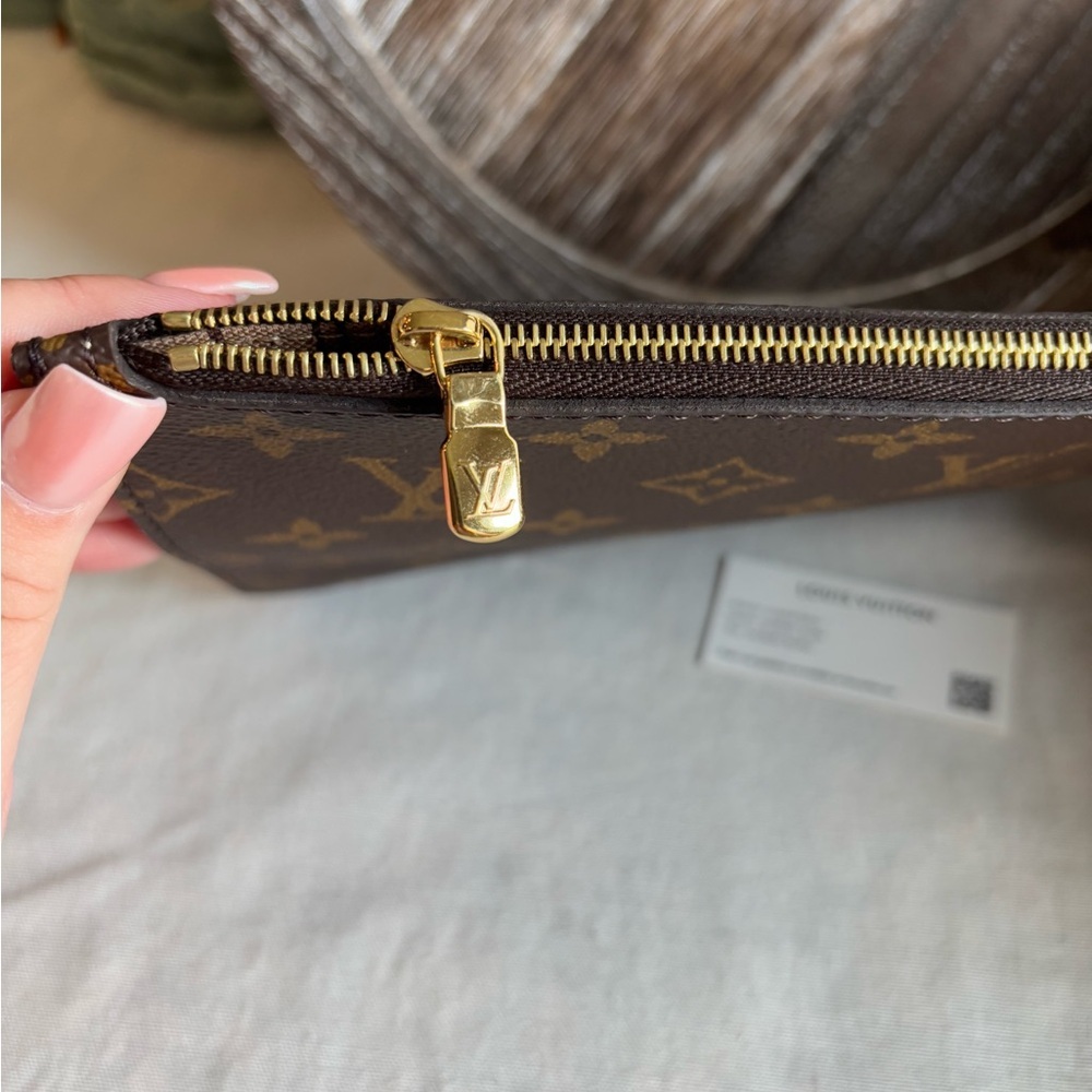 NEW Louis Vuitton Neverfull GM Monogram Pouch •Clutch • Authentic LV Bag - Picture 7 of 7